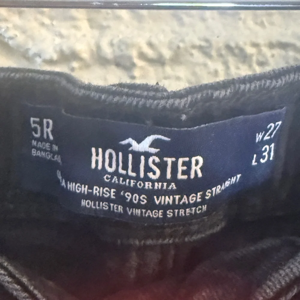 Hollister High Rise 90s Vintage Straight Black Distressed Jeans W27 L31